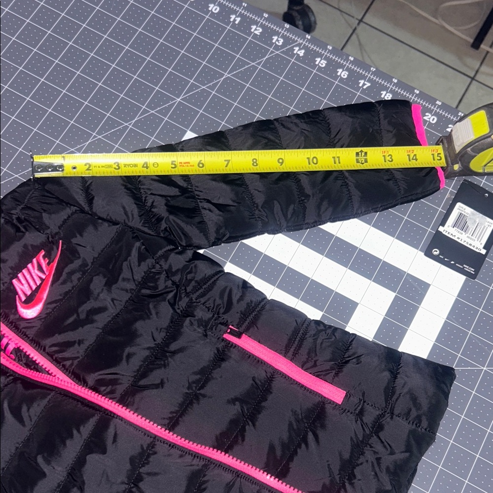 Nike Kids Jacket Black and Pink - Picture 8 of 9